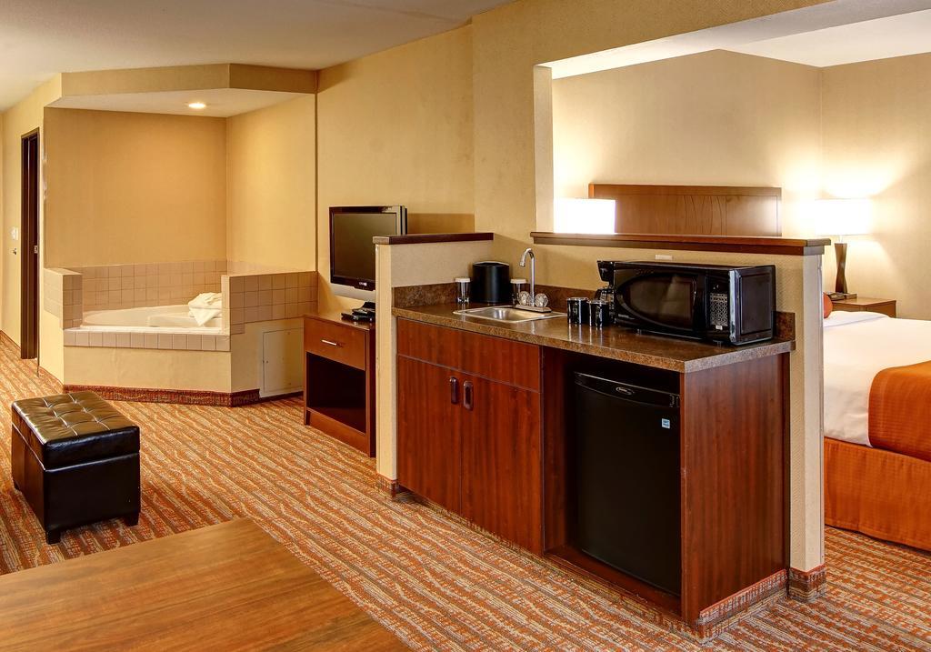 Phoenix Inn Suites אלבני מראה חיצוני תמונה